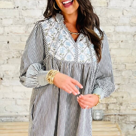 Boutique Dresses & Skirts - B264 Black Stripe Floral Patchwork Tied V Neck Shift Long Sleeve Mini Dress